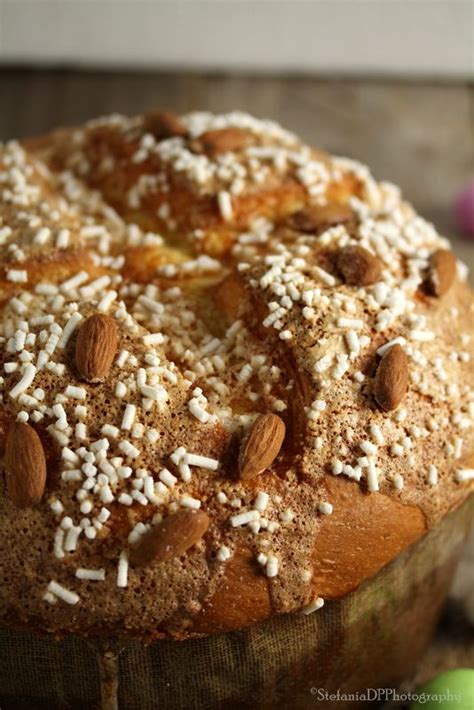 Focaccia di pasqua/primaverapreparare i cinque diversi impasti mescolando gli ingredienti indicati di seguito con acqua quanto basta e farli lievitare coperti per un paio d'ore. Formine e Mattarello: Focaccia veneta di Pasqua (fugassa ...