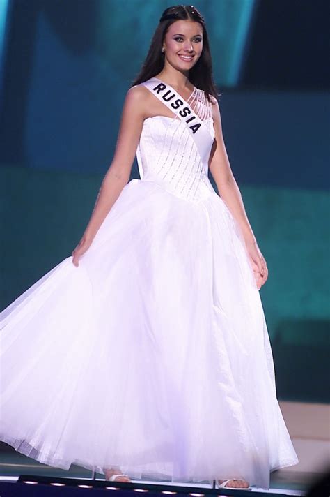 Oxana Fedorova Hoa H Ng N C Nga Ghi Danh L Ch S Miss Universe