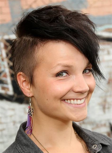 Shaved hairstyles for girls are fun, crazy and truly badass. 20 Shaved Hairstyles For Women - Feed Inspiration