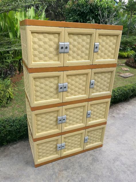 Model pintu terlihat minimalis mewah dengan dove. Jual LEMARI PLASTIK AKAKO 3 PINTU KESAMPING SSN 4 KUNCI ...