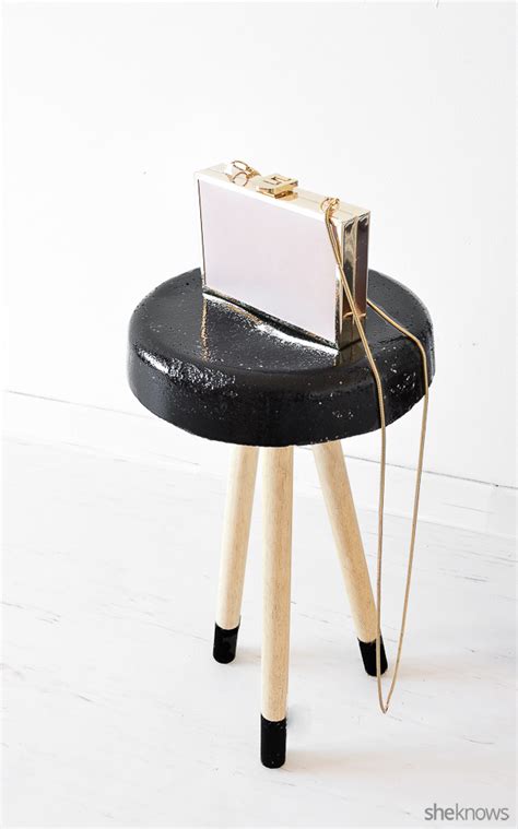 Create this fashionable DIY concrete stool – SheKnows