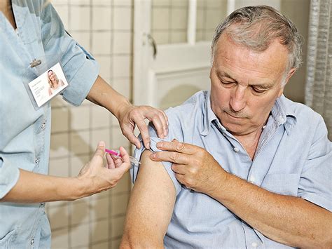To measure and inject such a small dose accurately you must use a special bcg syringe (0.1 ml), and a special bcg needle (10 mm, 26 gauge) (reusable). Special Report: New ACIP 2015 Immunization Schedules