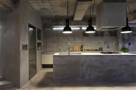 Estas son fotos de casas prefabricadas masso. Cocina con isla de hormigón de estilo moderno - 42 diseños