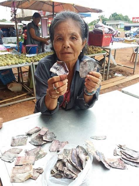 ธนาคาร กสิกรไทย แจ้งเปิดทำการสาขาในห้าง สรรพสินค้า ปกติ ยกเว้นในบางพื้นที่ที่ต้องทำตามนโยบาย เจ้าของพื้นที่ จึงต้องปิด. เปิดหลักเกณฑ์ แบงก์ขาด-ชำรุด แบบไหนถึงจะแลกได้