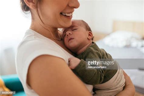 Putting Baby Sleep Photos And Premium High Res Pictures Getty Images
