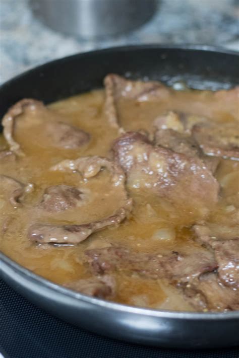 As an amazon associate and member of other affiliate programs, i earn from qualifying purchases. The BEST Easy Round Steak and Gravy Recipe