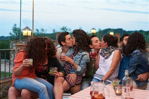 Couples Kissing On Terrace By Guille Faingold Kissing Summer