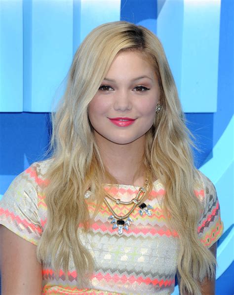 Olivia Holt Dolphin Tale 2 Premiere In Los Angeles 04 Gotceleb