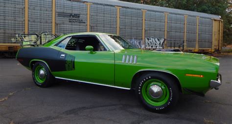 Mark worman of graveyard carz and his 1958 plymouth fury build. SEMA 2016 MOPAR SHOW CAR 392 Crate Hemi Pilot Car Graveyard Carz 1971 'Cuda '71