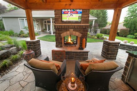 Outdoor Covered Patios Ideas For Fireplace