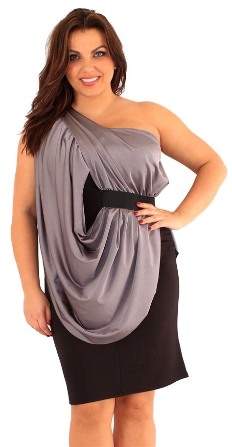 Féminine et glamour et se déclinant dans toutes les coupes et styles, nous avons la pièce qui manque à votre panoplie. Robes élégantes: Robe marque grande taille