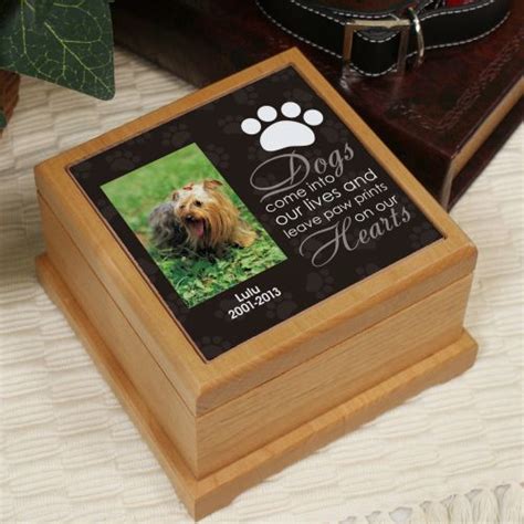 Pet cremation urns for cats and personalized pet urns for dogs give families a way to hold onto the ashes of their pet after they pass away. Personalized Pet Photo Wooden Memorial Urn | Pet Photo Urn