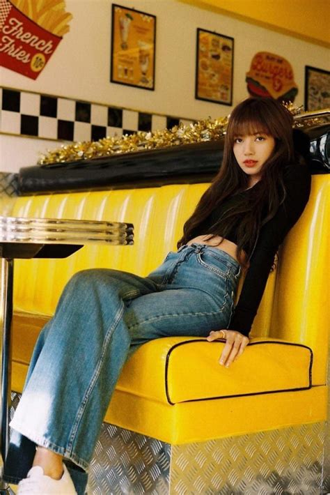 blackpink lisa welcomes the new year in classic jeans blackpink fashion blackpink lisa kpop