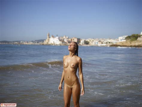 Hegre Art Model Amber In Life Is A Beach 16 Photos