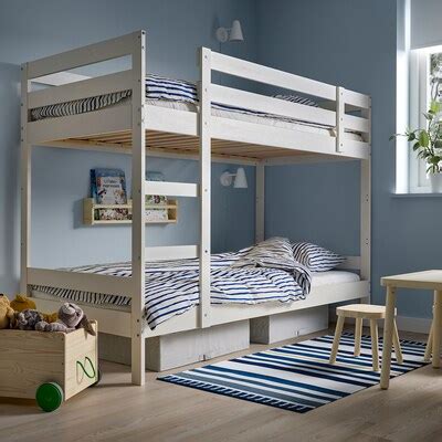 Dengan sendirinya, model itu pereka ikea mencadangkan untuk menggunakan katil dua tingkat bukan sahaja untuk menampung dua orang, tetapi juga untuk menjimatkan ruang di. Katil dua tingkat - IKEA
