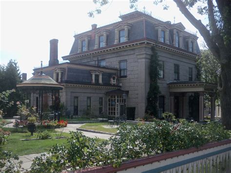 Fall river village offers a premier estes park vacation experience, just a 5 minute stroll from downtown estes park. More of what's going on in the Greater Fall River area ...