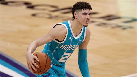 Ball is the third charlotte player to win the nba's rookie of the year, following emeka okafor (2005) and larry johnson (1992). Charlotte's LaMelo Ball showing passing flashes of Magic ...