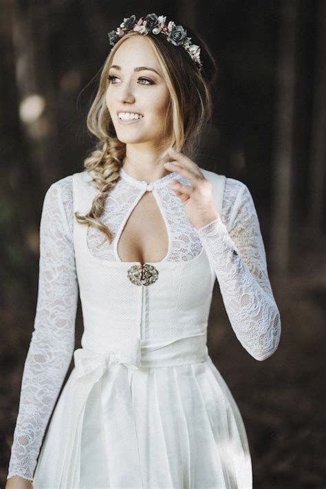 Das hochzeitskleid nach ihrem geschmack! Hochzeitsdirndl_Brautdirndl_0529 - AlpenHerz Exklusive ...