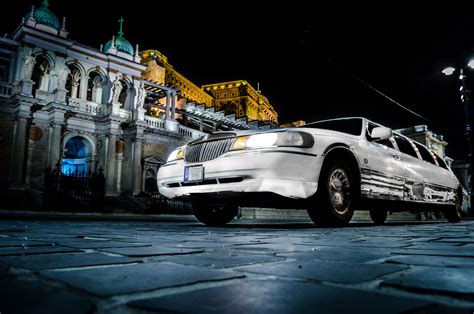 Lincoln Town Car In Budapest For Stag Dos Parties Vox Travel