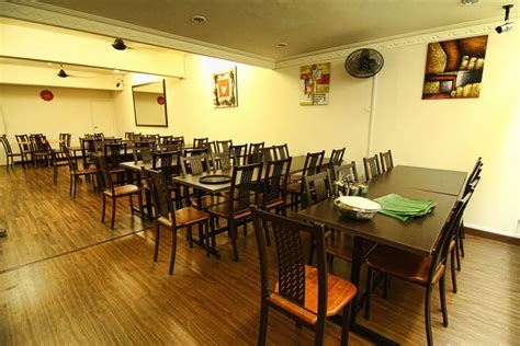 Restaurants near the crystal beach hotel. Banana Leaf Rice @ Curry Leaf Restaurant, Uptown Damansara ...