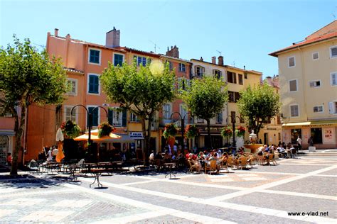 Dit is een lijst van rivieren in frankrijk, gegroepeerd per stroomgebied en verder in volgorde vanaf de monding. Frejus, France - Small square near the town center.