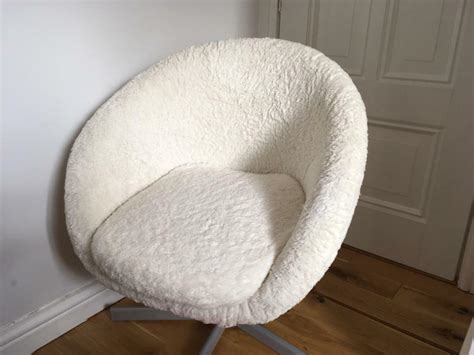 Ikea Skruvsta Swivel Chair White And Fluffy Excellent Condition In