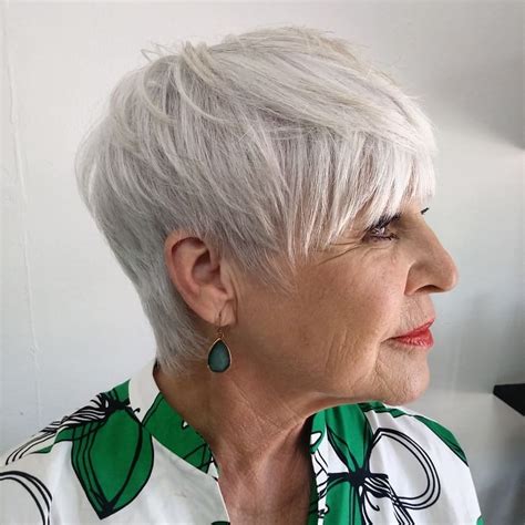 Your age will stand out with this dynamic and curled model. 20 Elegant Hairstyles for Women over 70 to Pull Off in 2021