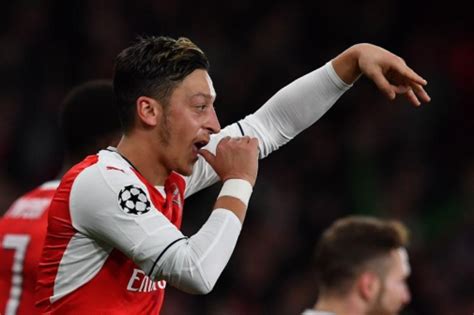 Search, discover and share your favorite mesut ozil gifs. The Standard - Kenya: The meaning of Mesut Ozil hand gesture | The Standard - Kenya : GameYetu