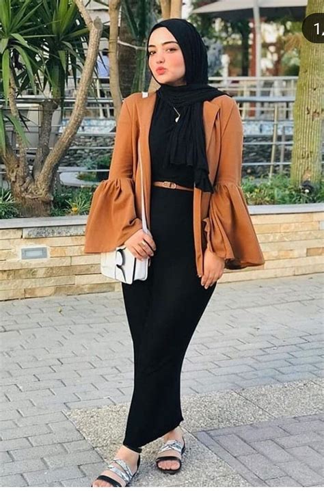 Pin By Henrietta Shirazu On The Modern Muslim Muslim Fashion Outfits Hijab Fashion