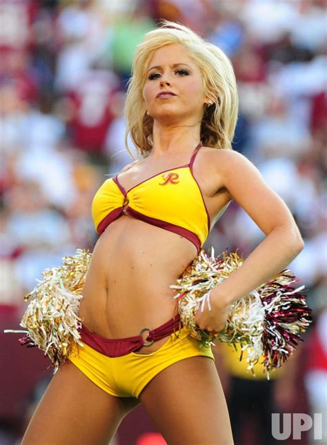 Photo A Redskins Cheerleader In Washington Wap20100919346