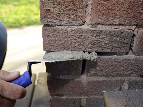 How to Patch Mortar on Brick Walls - dummies