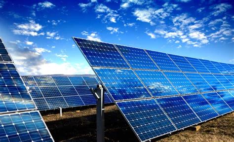 Solar Panels for Commercial Applications: Reviewing Efficiency and Scalability
