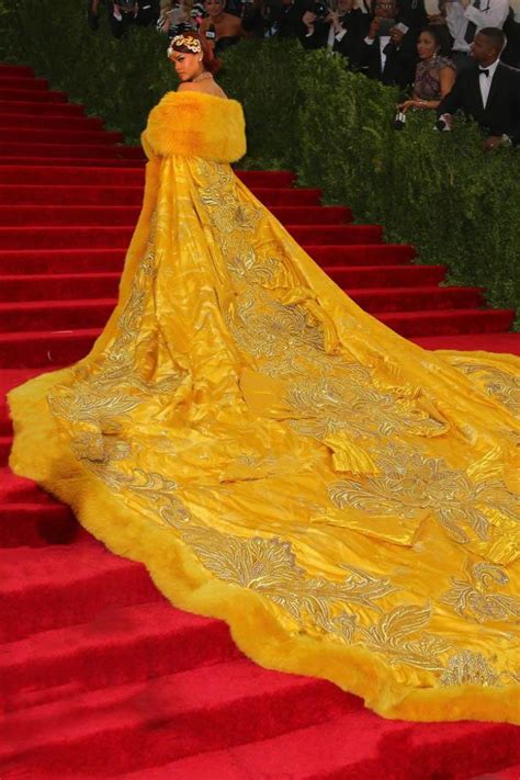 Guo Pei Worried Rihanna Couldn T Handle Her Met Gala Dress
