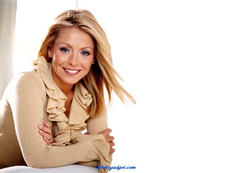 Kelly Ripa Net Worth And Biowiki 2018 Facts Which You Must To Know