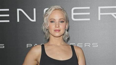 Jennifer Lawrence Goes Braless At Cinemacon And Gets Caught By Photographers Flashes