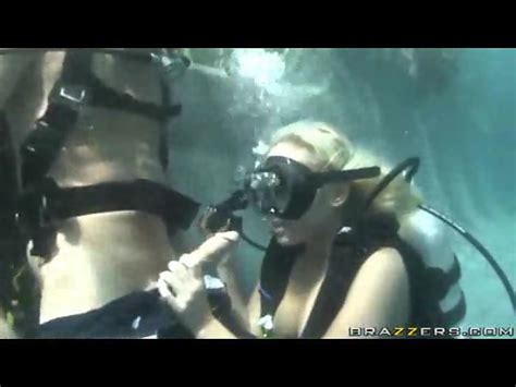 Scuba Diving Chick Is Fucked In Her Wet Pussy Fetish Porn
