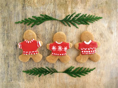 Save 10 easy decorated cookie recipes. Jenny Steffens Hobick: Gingerbread Cookies | Christmas Cookies | Decorating Gingerbread Men