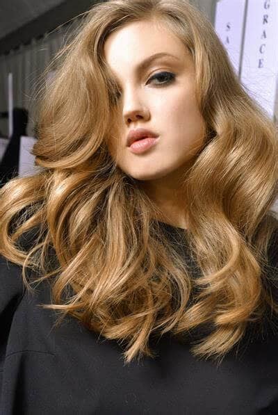 Plus, it has a bit of each, showing a mix of everything under different kinds. 25 Honey Blonde Haircolor Ideas that are Simply Gorgeous