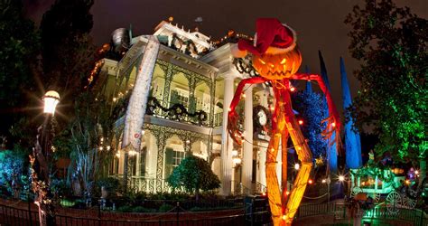 Haunted Mansion Holiday Disneyland