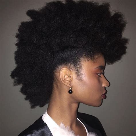 It not only looks beautiful but adds an extra hight of a few centimeters in your natural hight. 4C Blowout Hairstyles - Essence