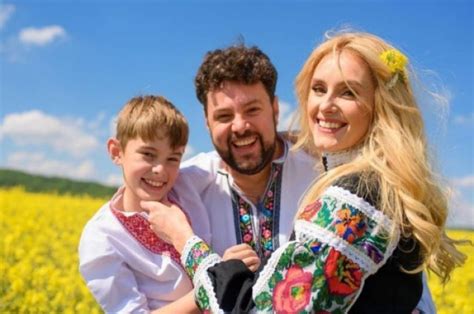 Коллекция пользователя вікторія грабова • последнее обновление: День вишиванки 2020: украинские звезды в ярких ...