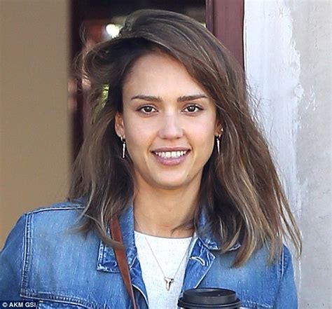 Jessica Alba Shows Off Her Stunning Natural Beauty As She Goes Make Up Free In Casual Boho
