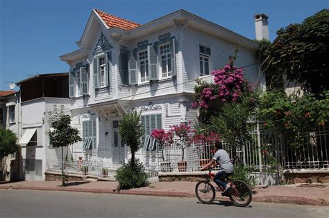 Büyükadada Gezilecek Yerler Büyükada Gezi Rehberi Büyükadaya Nasıl