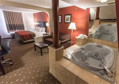 12 Pittsburgh Hotels With Hot Tub In Room Or Jacuzzi Suites