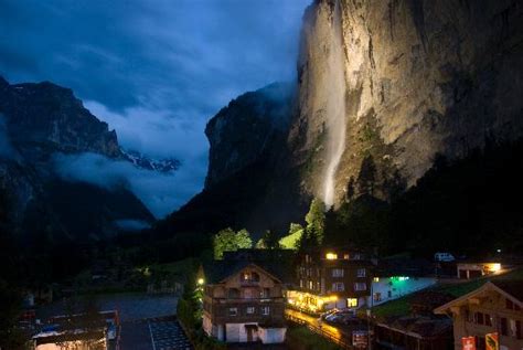 Staubbach Falls view at Night. - Picture of Hotel Staubbach