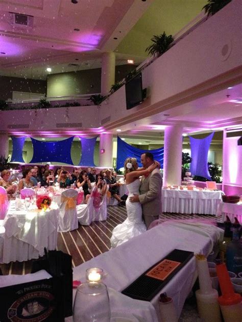 The first step in creating beautiful shots indoors on the wedding day is to adjust the exposure to if you are a bride getting married in toronto, please also read top indoor photography locations in toronto. Pin by DoubleTree Suites by Hilton Me on Indoor Wedding ...