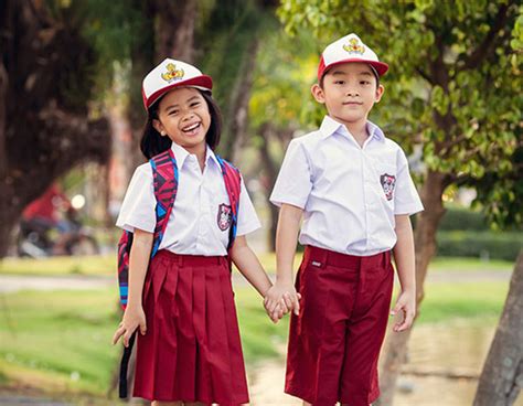 Iya ibu anak ibu emang pakai kerudung tapi enggak pake celana. Teknik Belajar