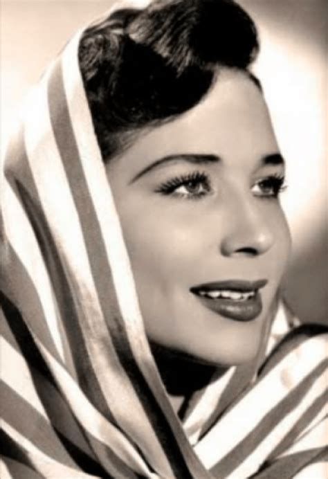 Pagina dedicada a mostrar la belleza de la sentimental flor silvestre. Quién fue Flor Silvestre, la Reina de la Canción Mexicana