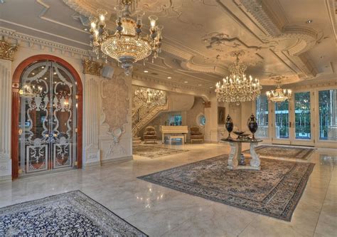 Pin By Pablo Nayan On Mansion Rihanna Luxury House Designs Luxury