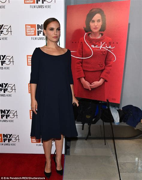 Pregnant Natalie Portman Is A Beauty In Blue At Jackie Premiere In Nyc Daily Mail Online